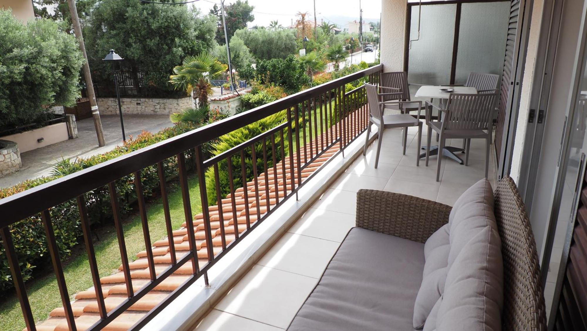 Amalthea Aparthotel Mola Kalyva Exterior photo